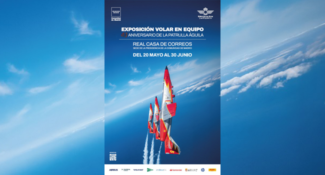 La Real Casa de Correos acoge la exposición 40 años de la Patrulla Águila. Volar en equipo