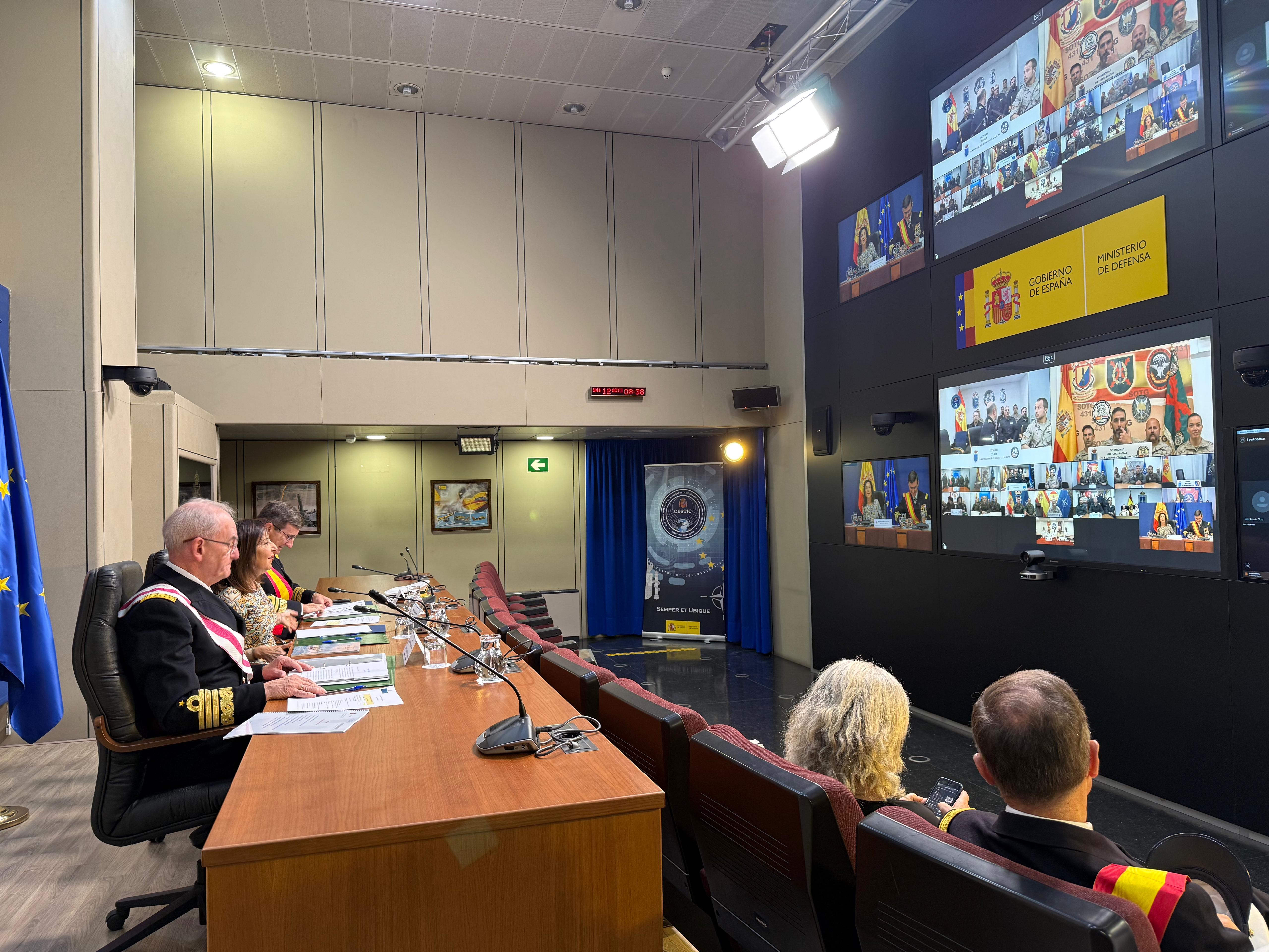 Margarita Robles: “Que en las celebraciones de hoy, ondee bien alto la bandera española”