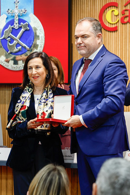 Acto institucional de entrega de la Medalla de Oro concedida por la Cámara Oficial de Comercio, Industria, Servicios y Navegación Oviedo.