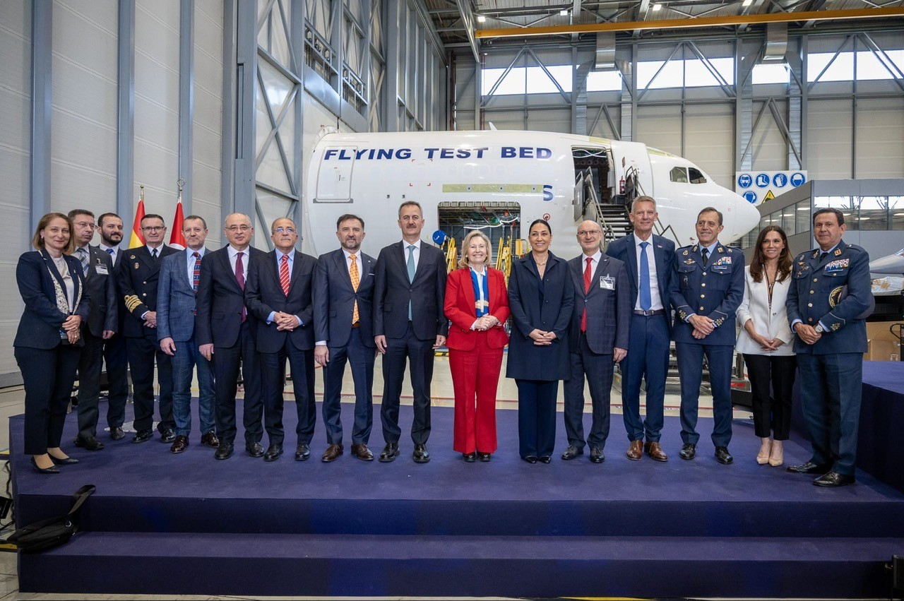 Defensa impulsa el nuevo sistema de entrenamiento avanzado de pilotos como proyecto de desarrollo industrial nacional