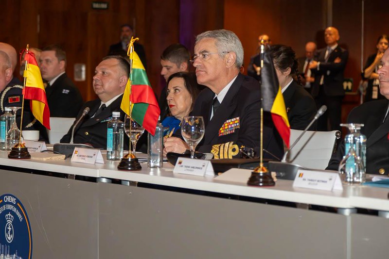 La cooperación en el entorno marítimo, esencial para garantizar la estabilidad y la seguridad mundiales, asegura Robles